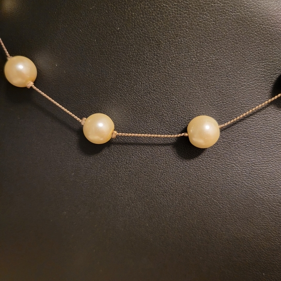Vintage Faux Pearl Necklace - Picture 3 of 5